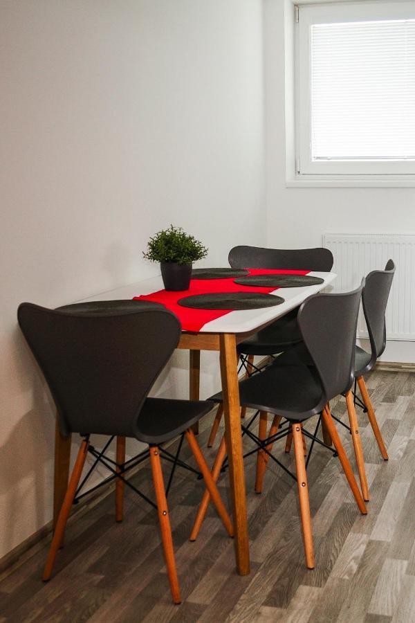 Apartmany Rumpa-Drinks Острава Екстериор снимка